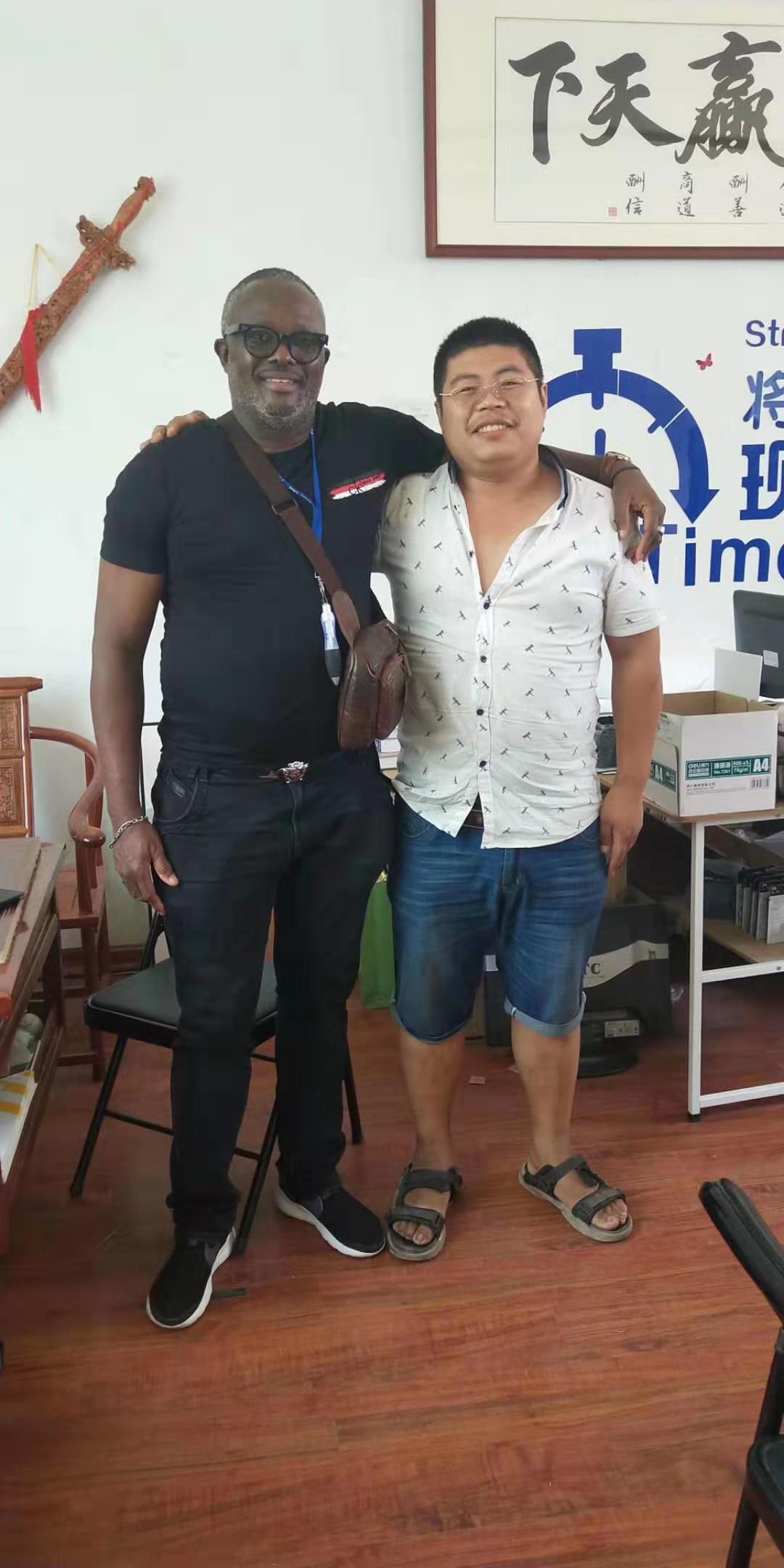 南非經(jīng)銷商來我廠采購設備