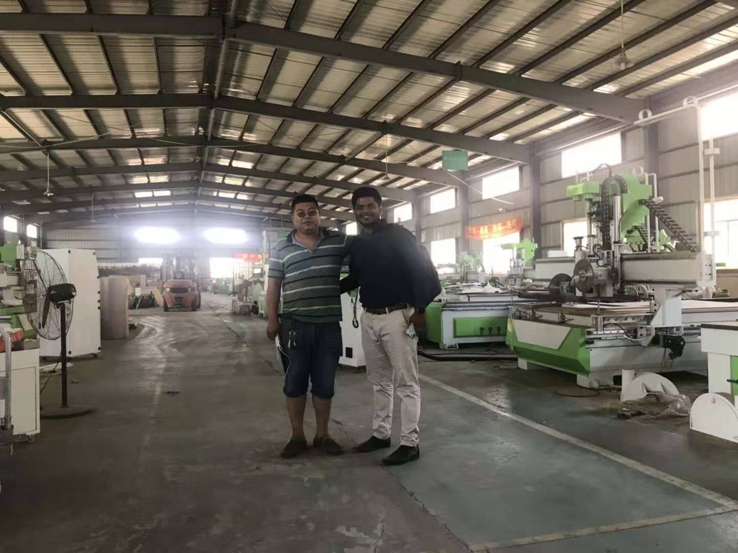 印度經(jīng)銷商來我廠采購設備